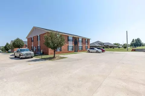 203 Summerfield Dr, Blanchard, OK 73010