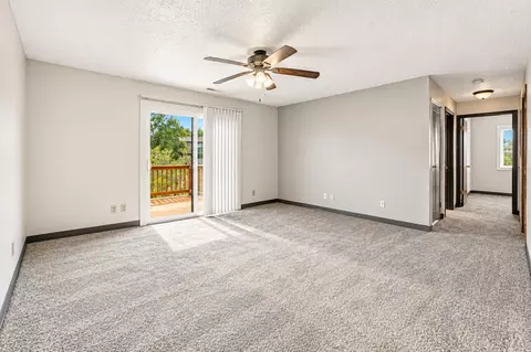 2206 Thunder Ridge Blvd, Cedar Falls, IA 50613