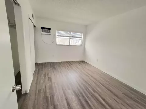465 E 28th St, Hialeah, FL 33013 photo 7
