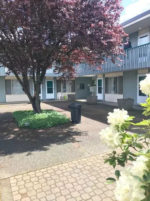 319 2nd St NE, Puyallup, WA 98372
