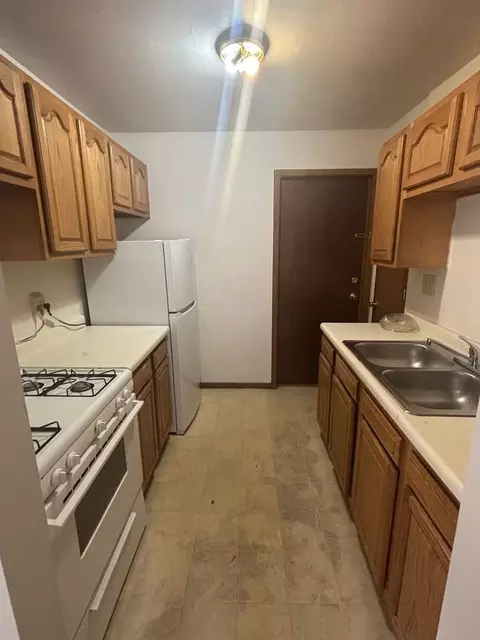 5166 N Lovers Lane Rd, Milwaukee, WI 53225
