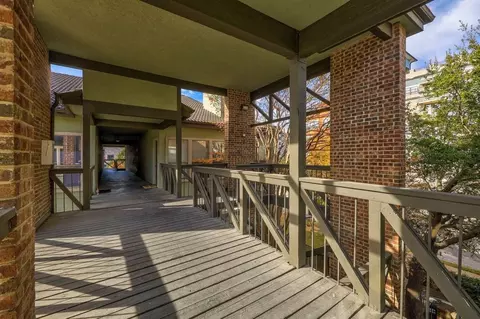 807 W 25th St, Austin, TX 78705 photo 2