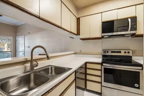 807 W 25th St, Austin, TX 78705 photo 7