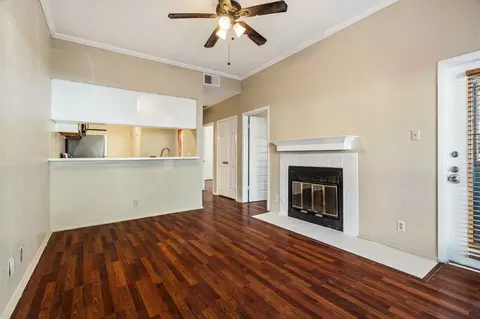 807 W 25th St, Austin, TX 78705 photo 3