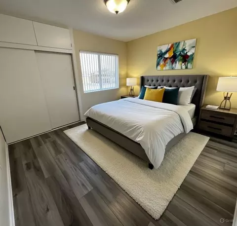 402 E Palmer Ave, Glendale, CA 91205