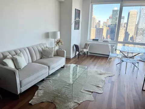 200 E 11th St, New York, NY 10003