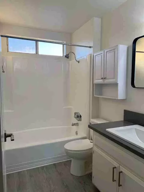 12381 Arrowhead St, Stanton, CA 90680 photo 15