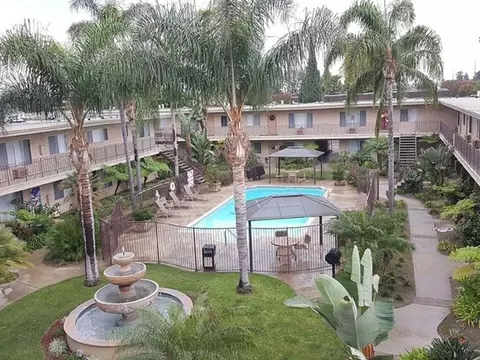 12381 Arrowhead St, Stanton, CA 90680 photo 16