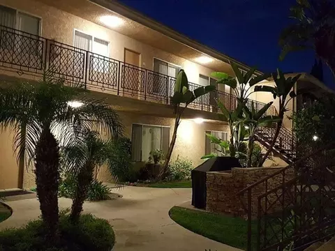 12381 Arrowhead St, Stanton, CA 90680 photo 24