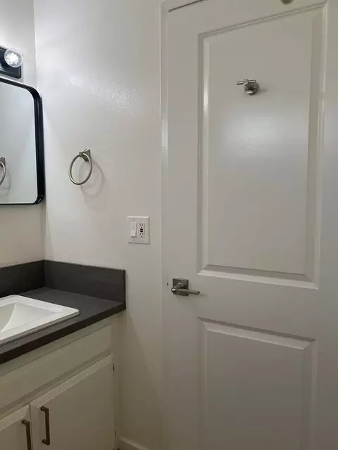 12381 Arrowhead St, Stanton, CA 90680 photo 23