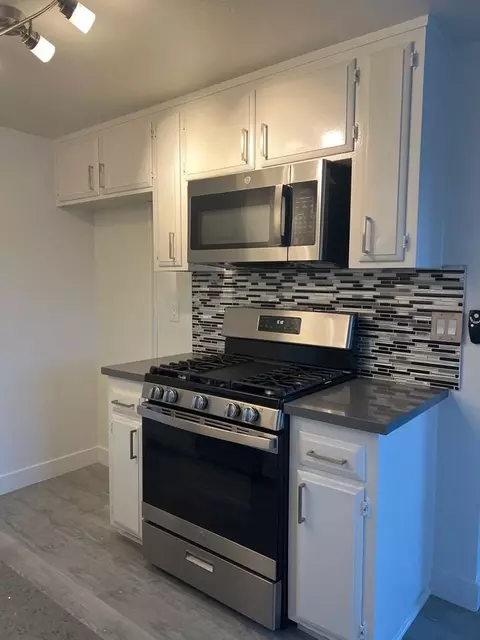 12381 Arrowhead St, Stanton, CA 90680 photo 3