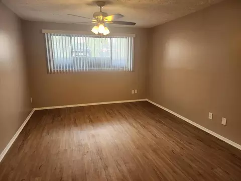 6516 N 64th Plz, Omaha, NE 68152
