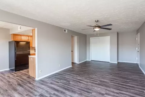 6516 N 64th Plz, Omaha, NE 68152