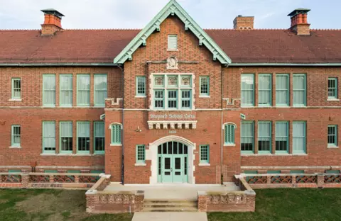3450 Wisconsin Ave, Saint Louis, MO 63118