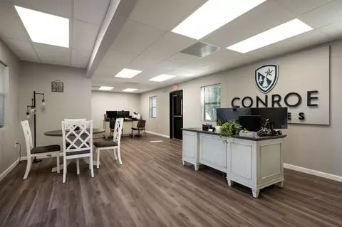 601 Toledo St, Conroe, TX 77301 photo 5