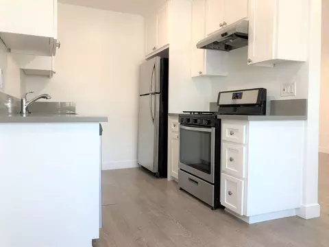 2320 E 6th St, Long Beach, CA 90814