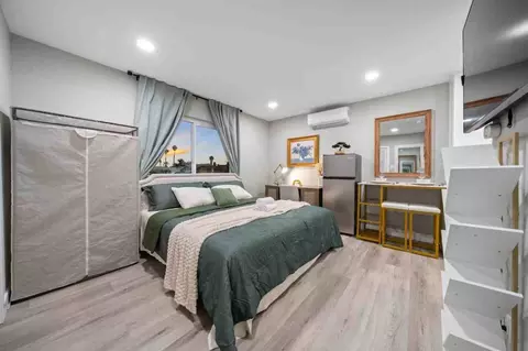 9827 San Diego St, La Presa, CA 91977