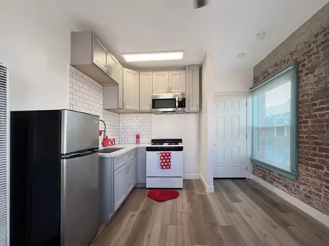 415 Olive Ave, Long Beach, CA 90802 photo 2