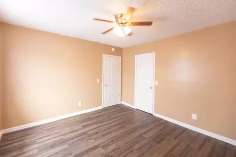 1090 S Charles St, Lewisville, TX 75057