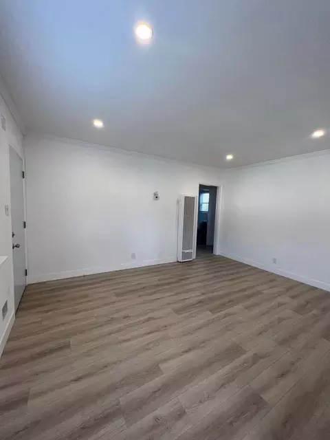 8606 12 Beverlywood St, Los Angeles, CA 90034