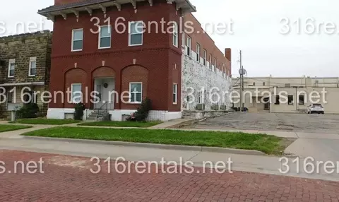 509 N School St, Augusta, KS 67010