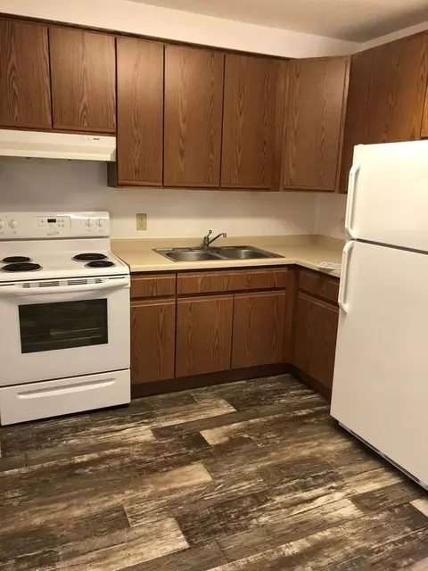 105 Sunnyslope Rd, Morris, MN 56267