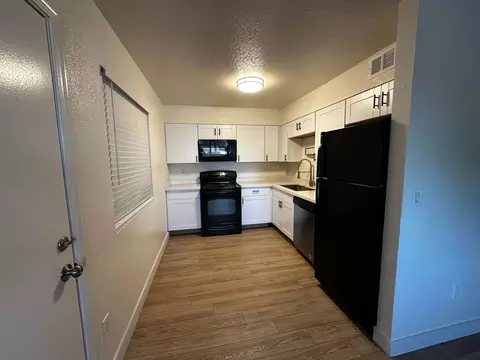 1107 E University Dr, Mesa, AZ 85203