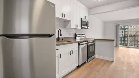 3238 15th Ave W, Seattle, WA 98119