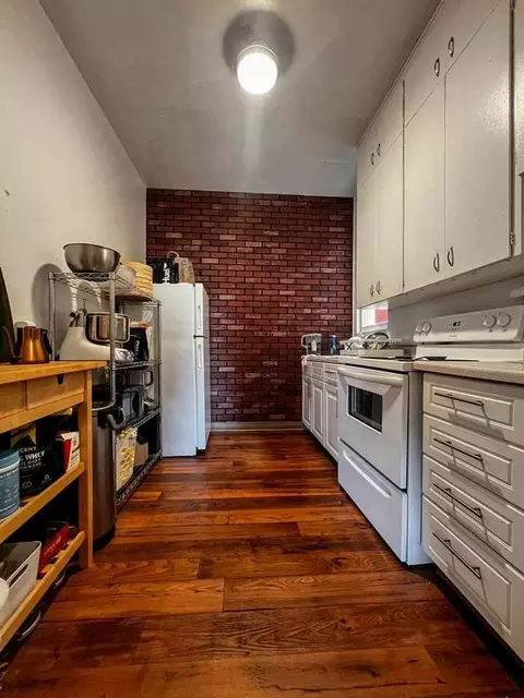 426 15th Ave E, Seattle, WA 98112