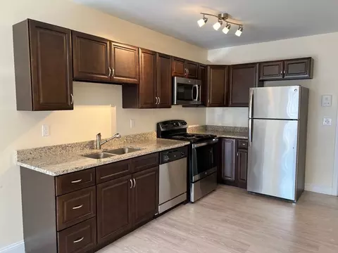 6 Macgregor Ct, Londonderry, NH 03053