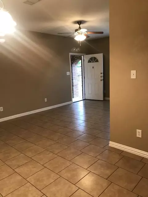 Yucca St, Midlothian, TX 76065 photo 4