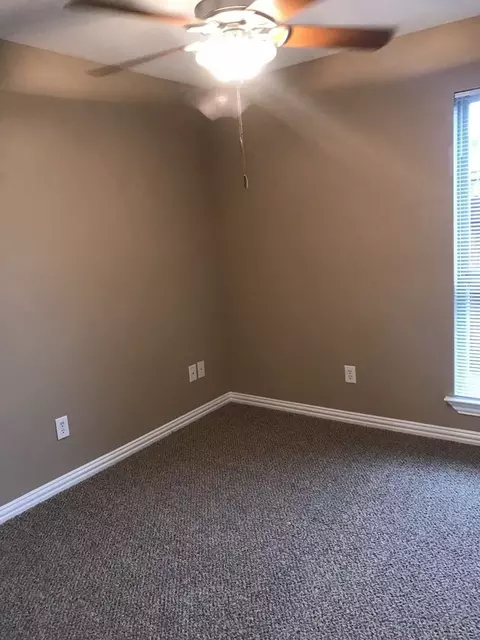 Yucca St, Midlothian, TX 76065 photo 9