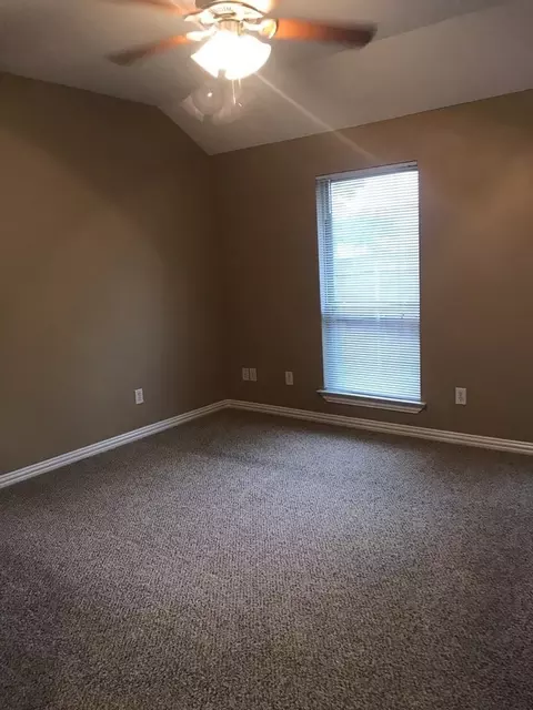 Yucca St, Midlothian, TX 76065 photo 11
