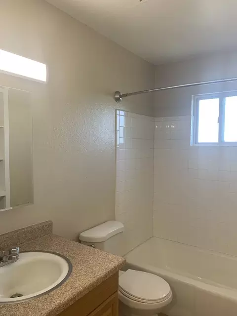 419 Monroe St NE, Albuquerque, NM 87108