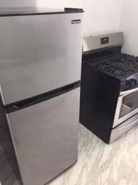 425 N Oakhurst Dr, Beverly Hills, CA 90210