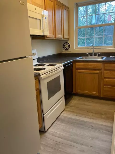 430 E Lancaster Ave, Wayne, PA 19087