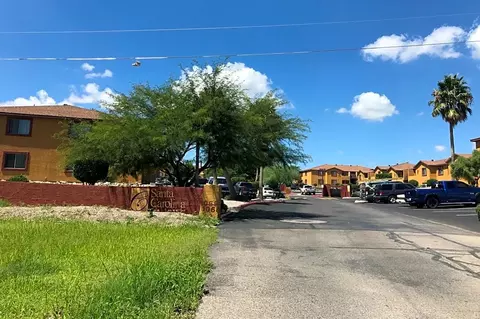 1068 W Paul Bond Dr, Nogales, AZ 85621