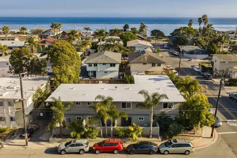 6597 Trigo Rd, Isla Vista, CA 93117