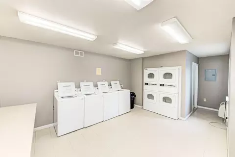 9093 Bourbon St, Indianapolis, IN 46235 photo 5