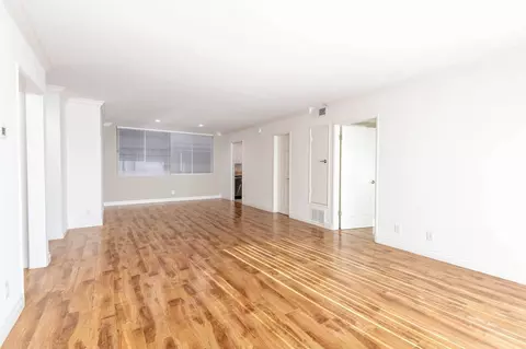 8040 W 83rd St, Los Angeles, CA 90293