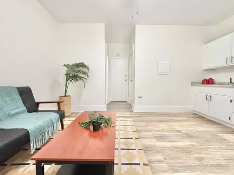 40 Alamitos Ave, Long Beach, CA 90802