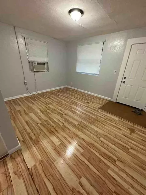 1012 W 8th St, Jacksonville, FL 32209