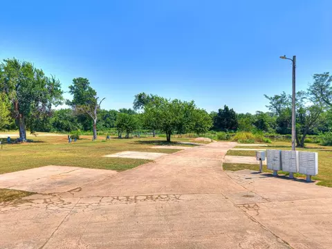 801 N Leo Ave, Shawnee, OK 74801