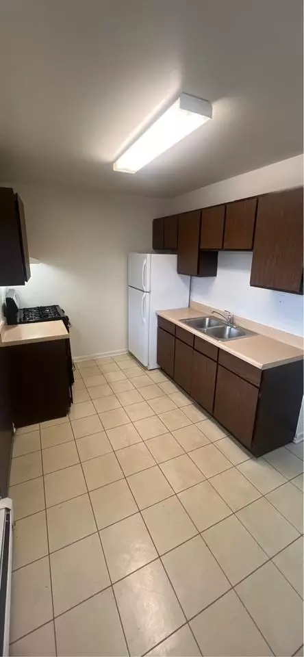 1740 North Ave, Waukegan, IL 60085