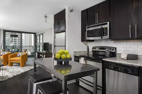 400 N Mcclurg Ct, Chicago, IL 60611 photo 2