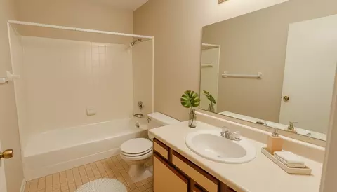 744 Ashland Ave, Saint Paul, MN 55104