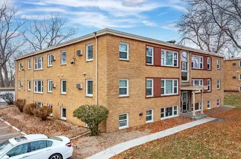 166 Mccarrons Blvd N, Roseville, MN 55113