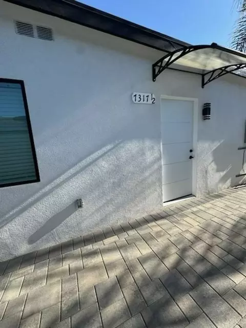 7317 Garden Grove Ave, Reseda, CA 91335