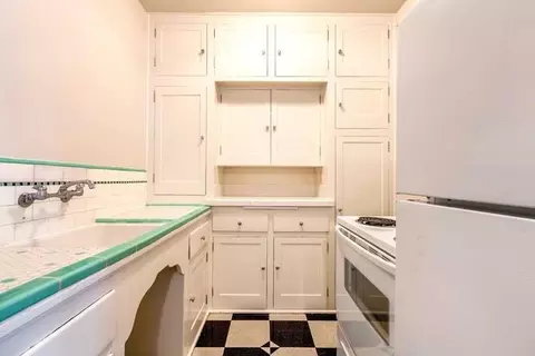 707 NW 19th Ave, Portland, OR 97209