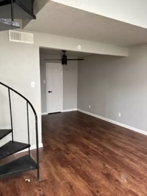 3005 W Walnut Hill Ln, Irving, TX 75038 photo 5